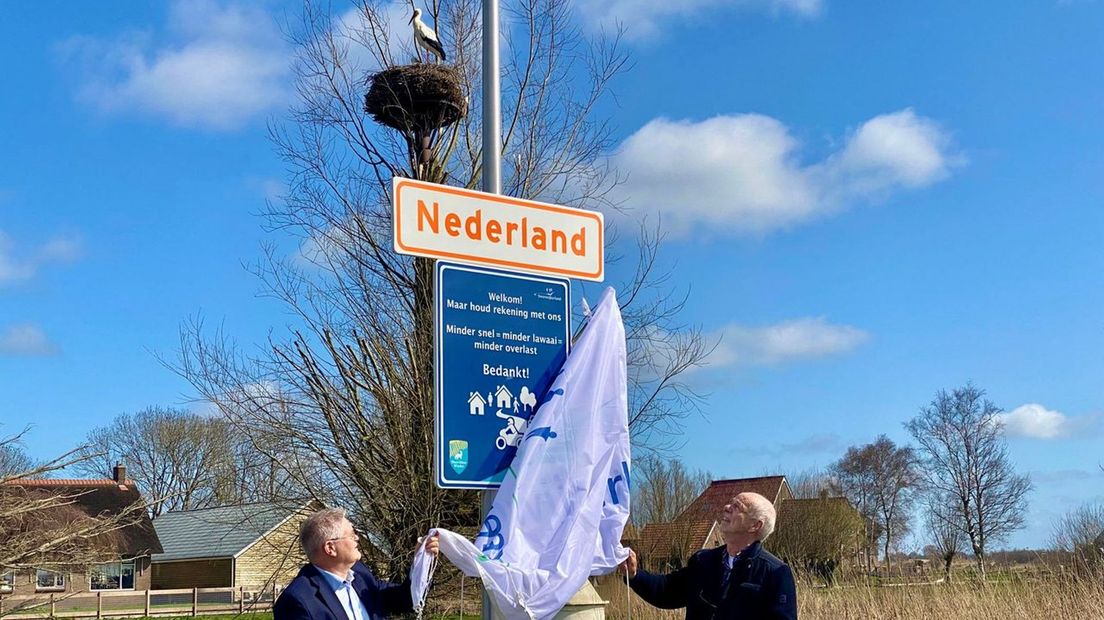 Het nieuwe verkeersbord moet motorrijders attenderen op hun gedrag