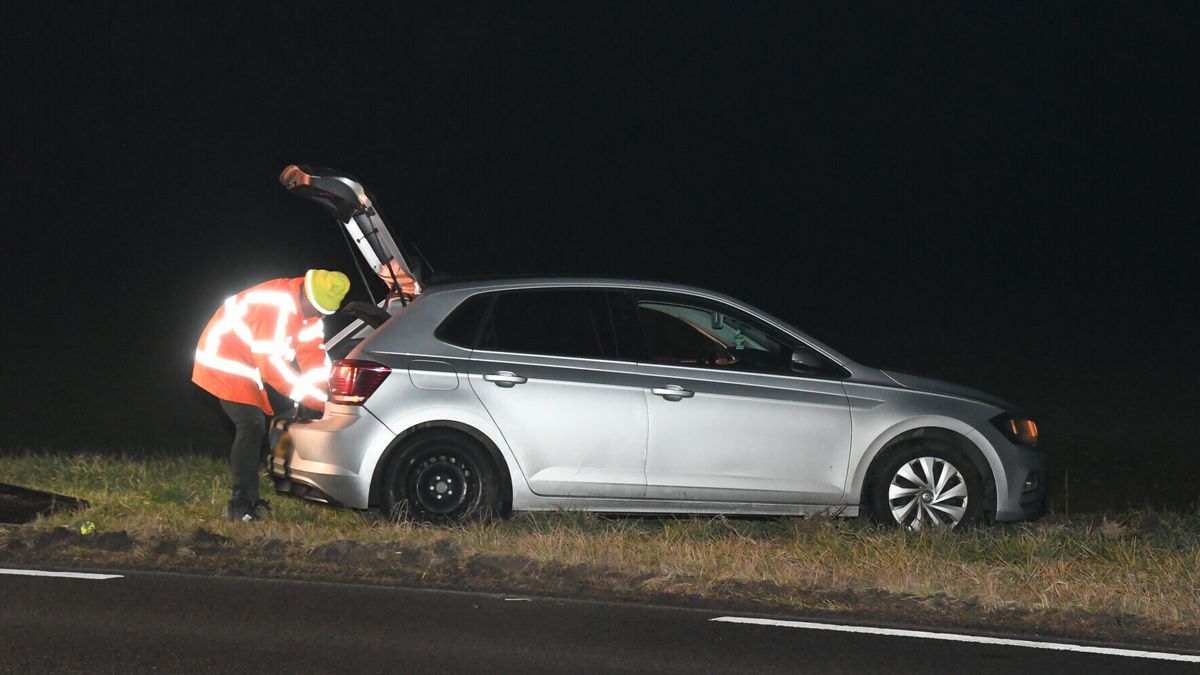Auto in sloot bij Burgh-Haamstede, bestuurder spoorloos