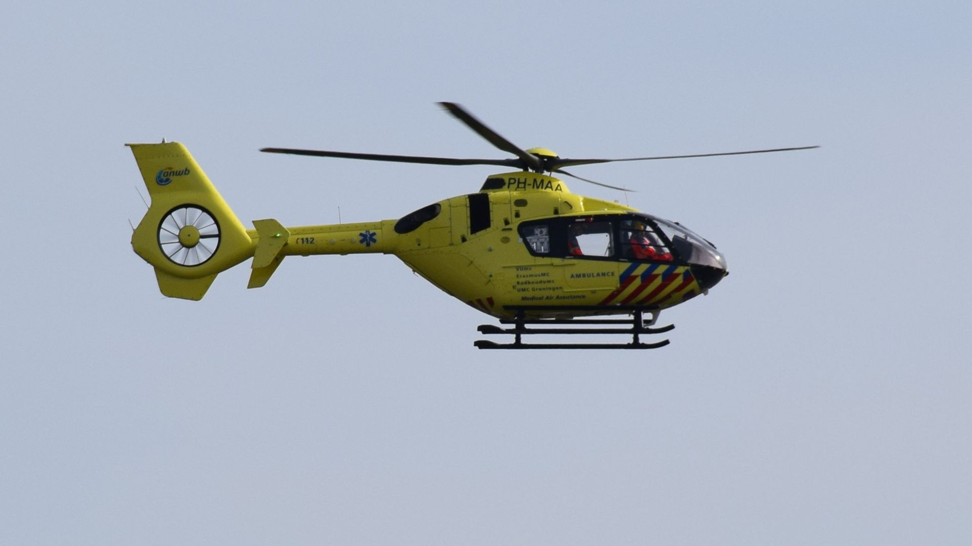 Man gewond na val in stortruimte voor runderhuiden.