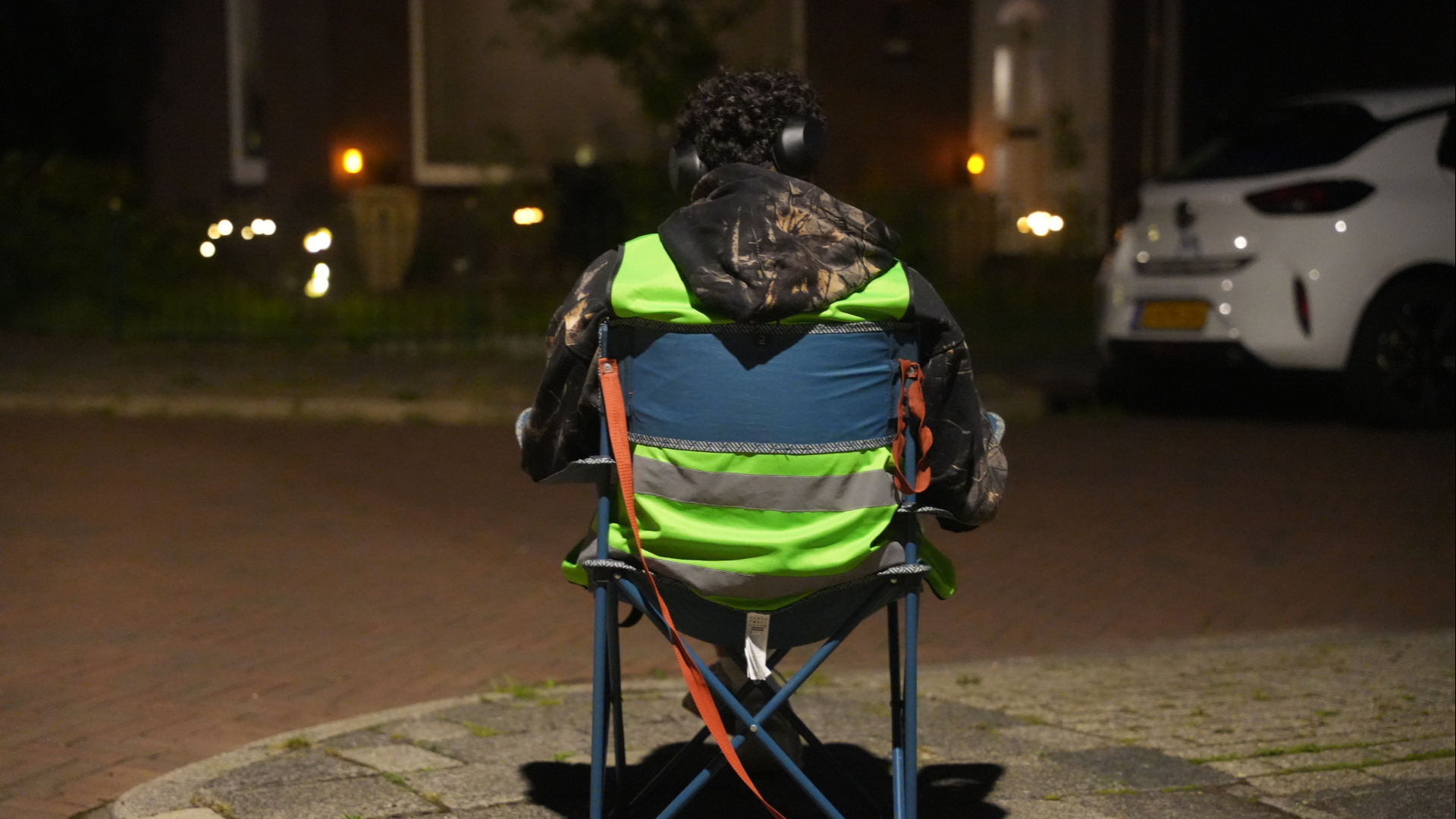 Verdachte mensen met iPad in Bunschoten doen onderzoek