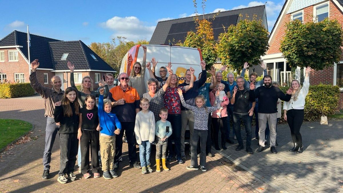 Hijken neemt afscheid van fluitende postbode Wim: 'Hij is de vrolijkheid zelf'