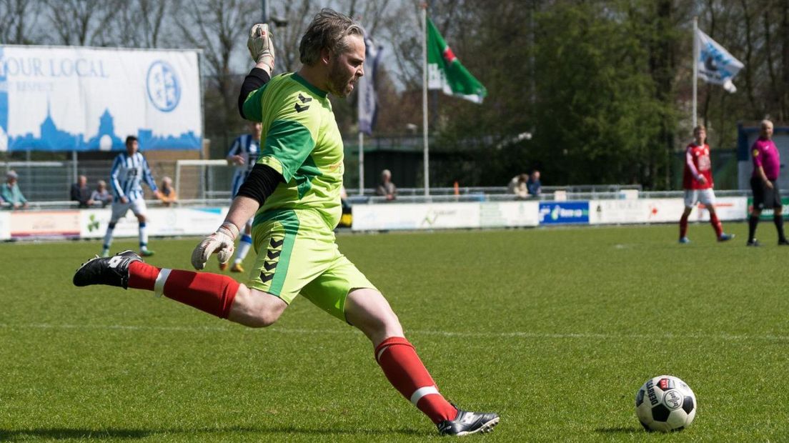 LSVV-keeper Dammes Waasdorp trapt uit