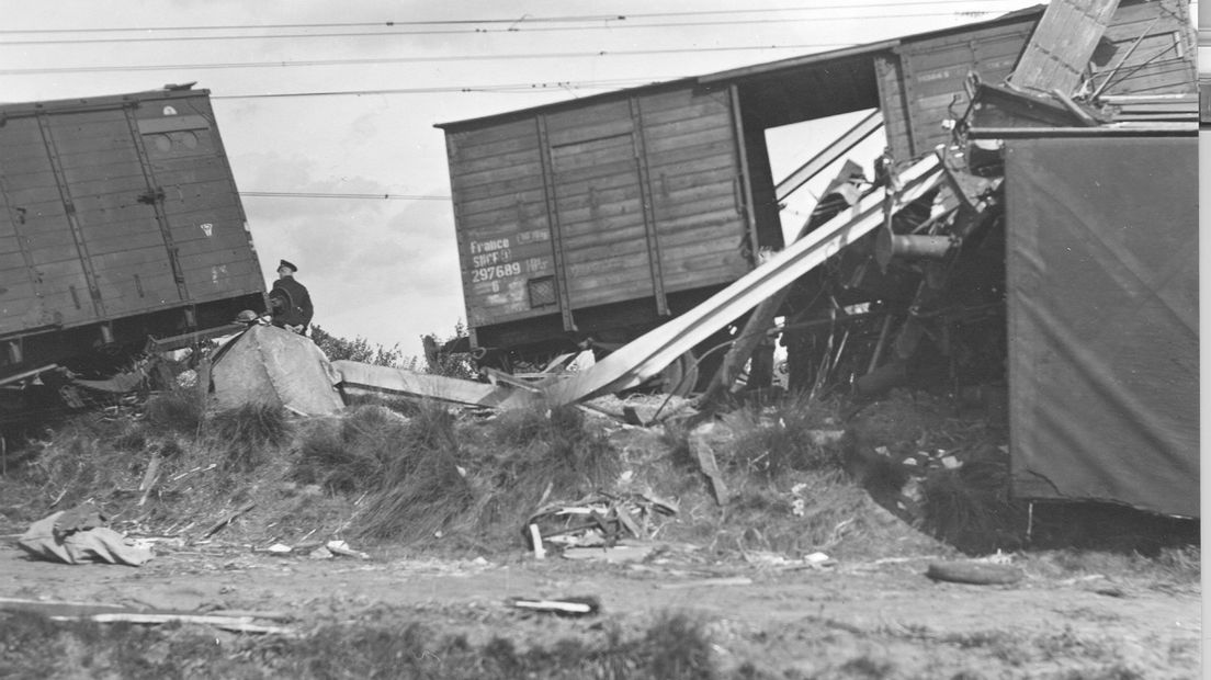 Het is even na vier uur in de ochtend van 6 september 1944. Ter hoogte van de Dwarsweg in Ede ontspoort een Duitse legertrein vol soldaten. Het verzet heeft op drie plekken de rails losgeschroefd en de sabotage actie is een groot succes. De ravage is groot, maar al op 8 september is er een noodspoor gereed.