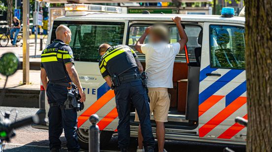 Man ontsteekt in woede na aanrijding. Man ontsteekt in woede na aanrijding.