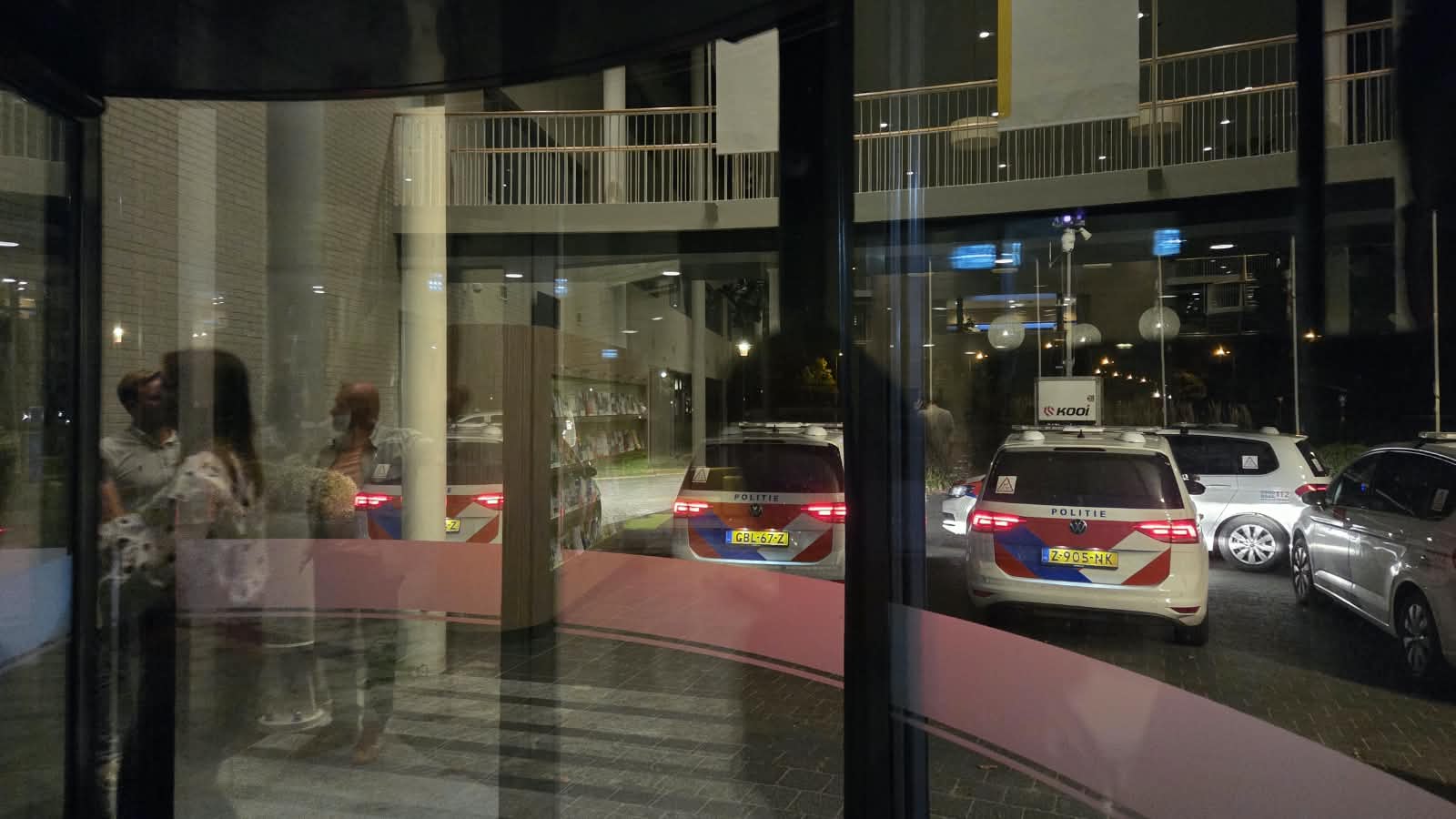 Demonstranten zijn weg bij gemeentehuis Tholen, rust teruggekeerd