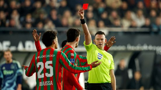 LIVE | NEC op 2-2 tegen Ajax, maar met tien man na rode kaart