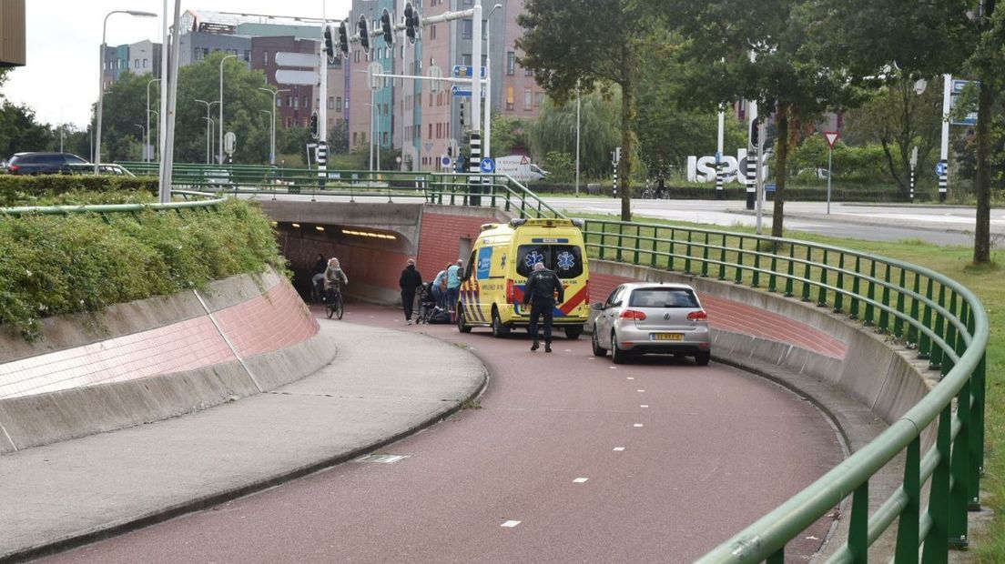 Fietsster raakt gewond bij aanrijding in tunnel