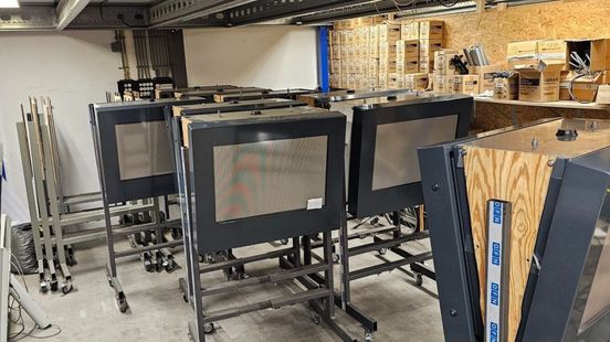 Foto: Informatieborden bij bushaltes blijken hoofdpijndossier