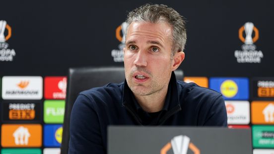 Van Persie passeert aanvoerder tegen Telstar; basisplaats voor Diarra