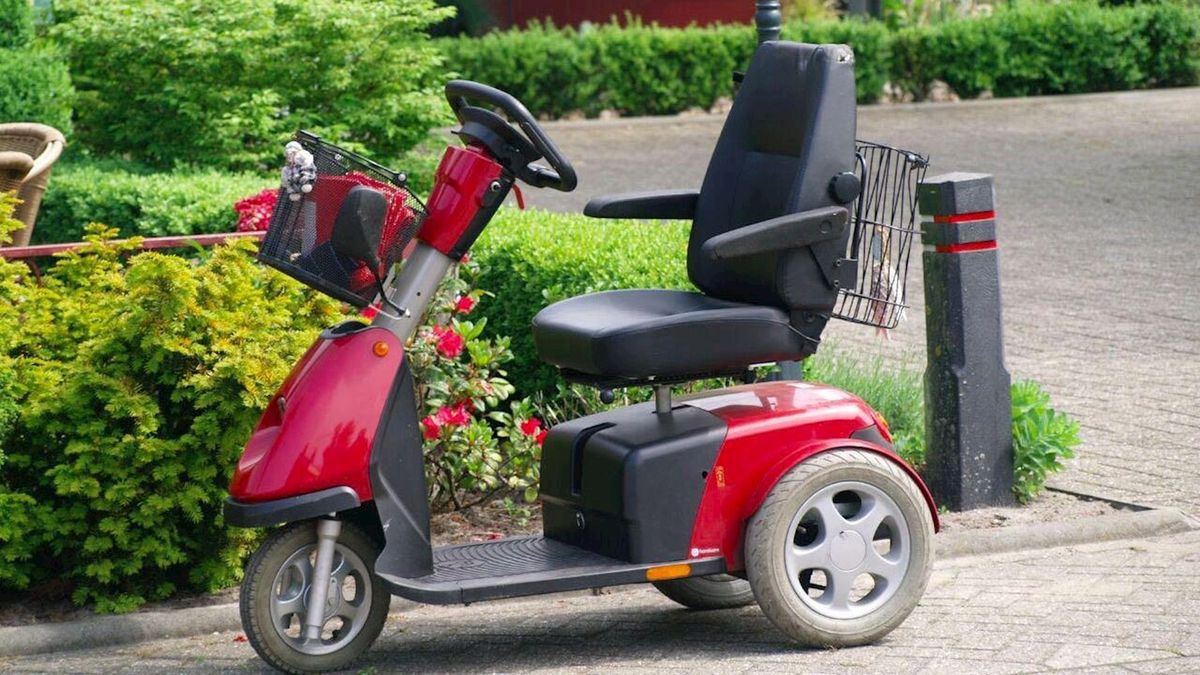 Vrouw raakt gewond na val met scootmobiel in Beerzerveld