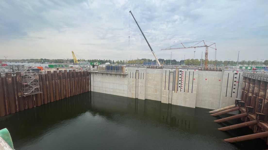 Vullen binnenhoofd Nieuwe Sluis