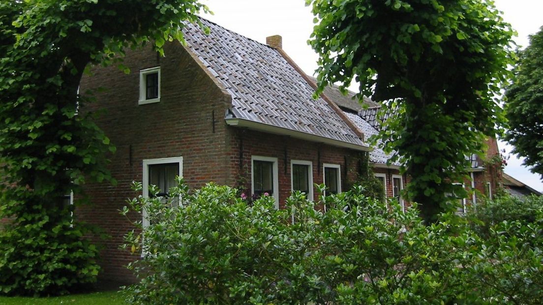 De Smydingheheerd uit 1742 in Garsthuizen is een rijksmonument