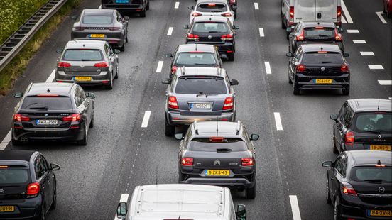 Uur vertraging op A2 richting Utrecht door ongeluk. Uur vertraging op A2 richting Utrecht door ongeluk.