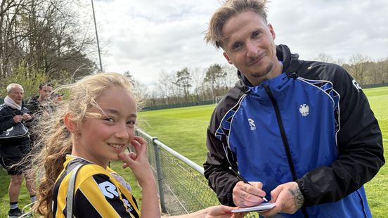 Rij bij stadion NEC • Büttner heeft last van bovenbeen