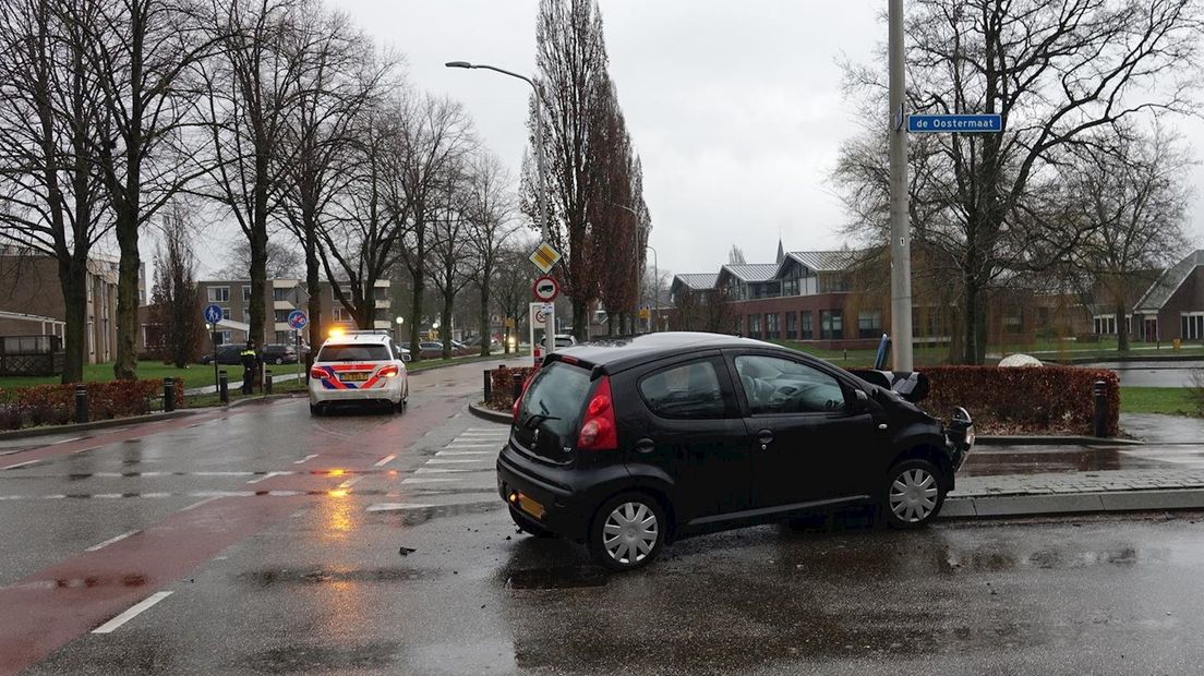 Veel blikschade bij aanrijding Gramsbergen