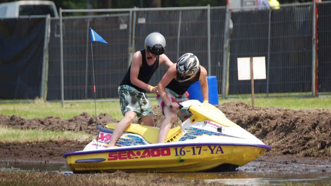 As 'n gek in 'n drek tijdens Pinksterfeesten Beckum