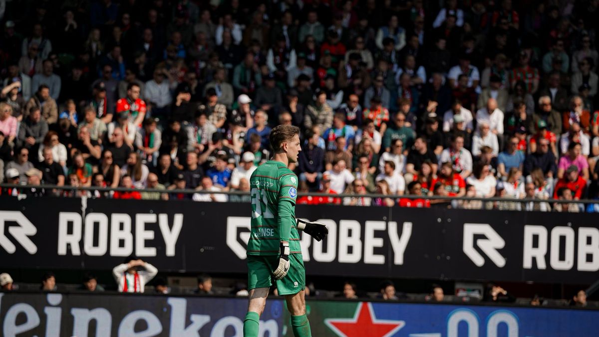 Noodlot slaat toe voor Rijk Janse: doelman uit Goes door zware knieblessure lang buitenspel