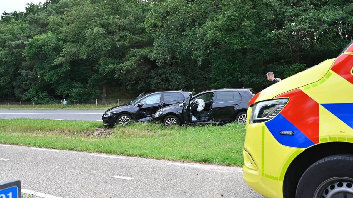112 Nieuws: Tijdelijke wegafsluiting na ongeluk bij Bruinehaar