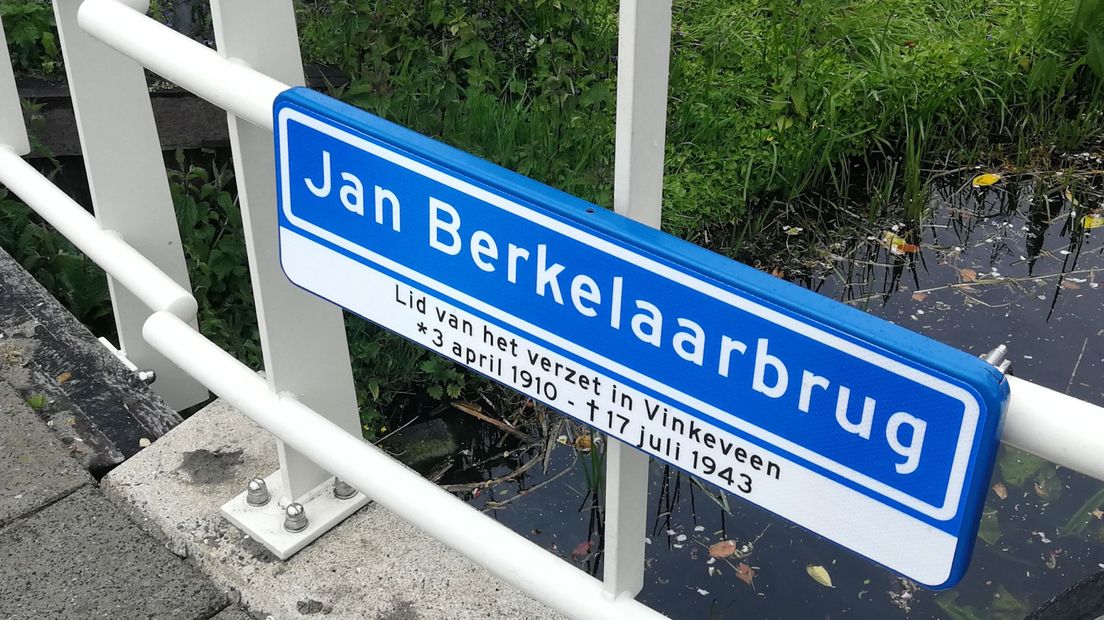 Brug in Vinkeveen heet vanaf nu de Jan Berkelaarbrug
