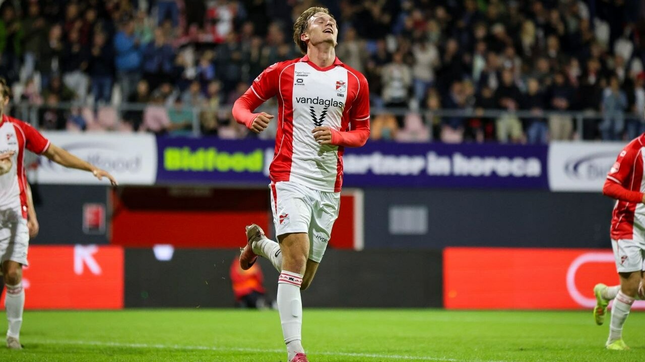 Chiel Sunder is blij met zijn treffer