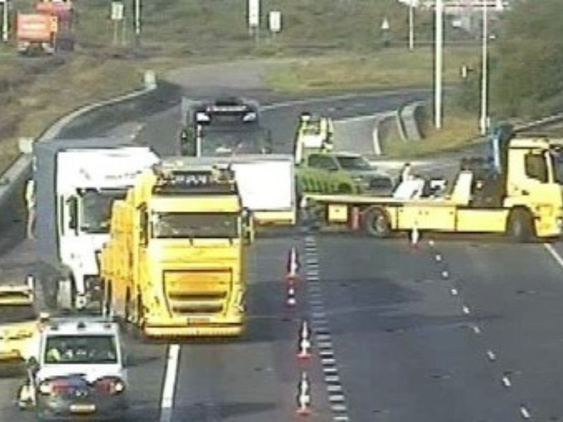 Schoonmaakwerkzaamheden op de N15