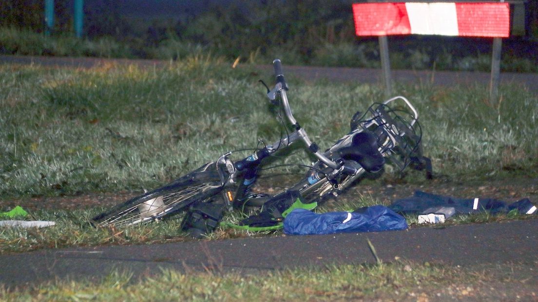 Fietser gewond bij botsing met motorrijder Oostdijk (video)