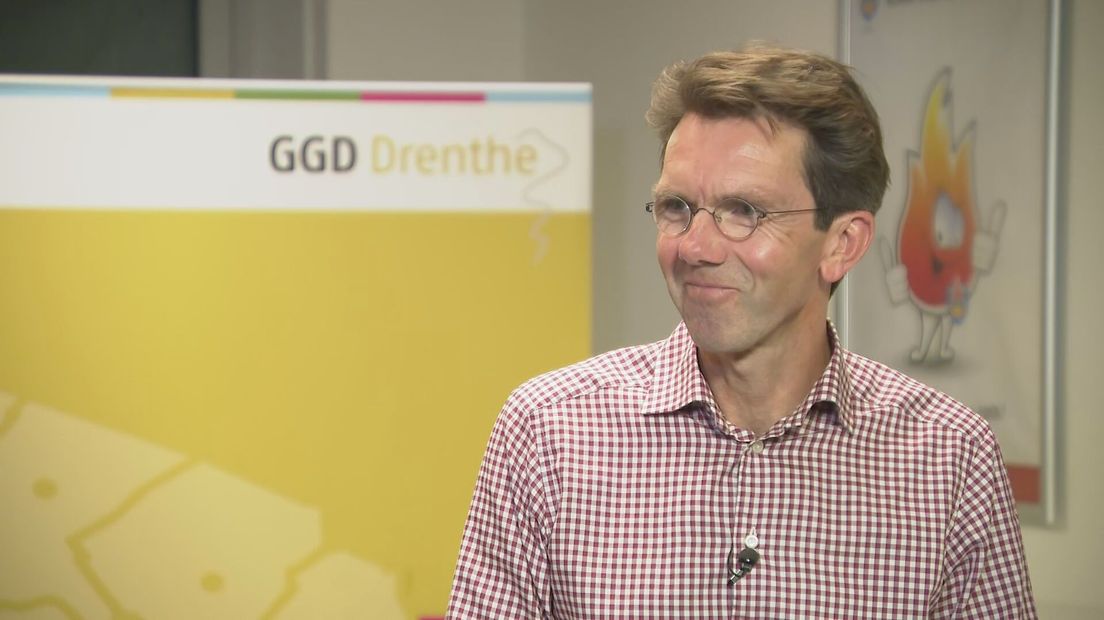 GGD-arts Ivar van Dijk beantwoordt vragen van lezers, kijkers en luisteraars over het coronavirus
