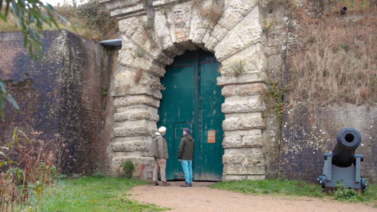 Van Poolse bevrijders tot Fort Rammekens bijna aan flarden: historische verhalen in Op Oorlogspad