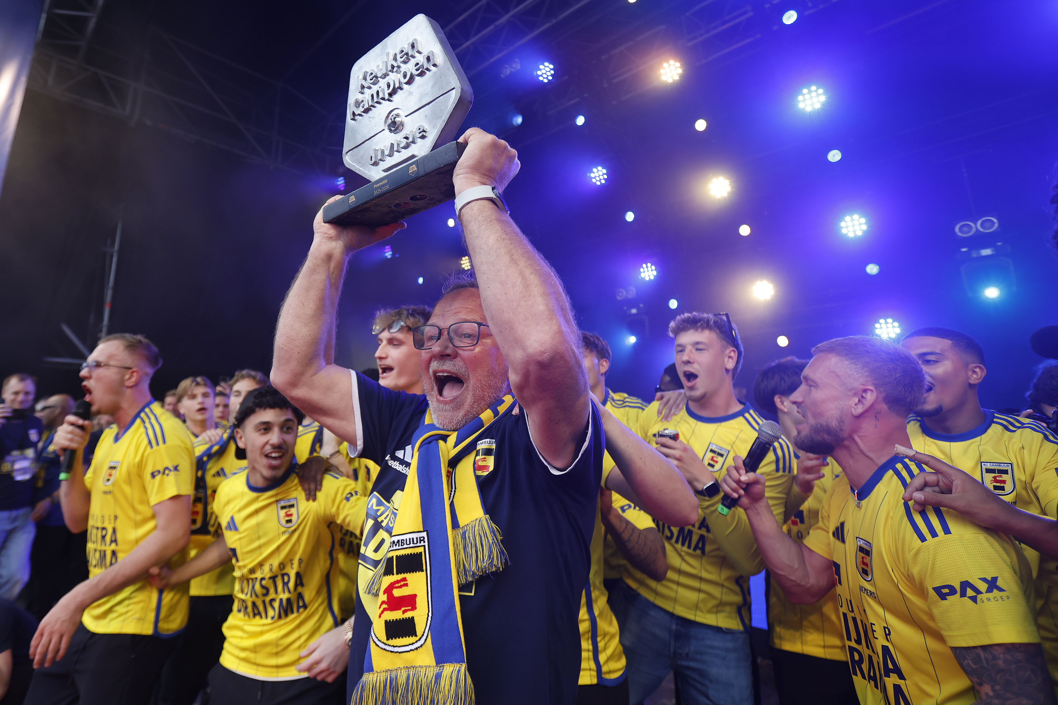 Huldiging fan Cambuur is ien grut feest: "Dit wie net te leauwen, sa moai"