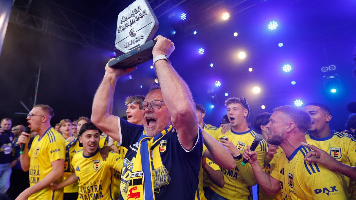 Huldiging van Cambuur is één groot feest: 