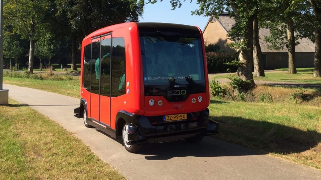 De zelfrijdende bus (Rechten: Jeroen Kelderman/RTV Drenthe)