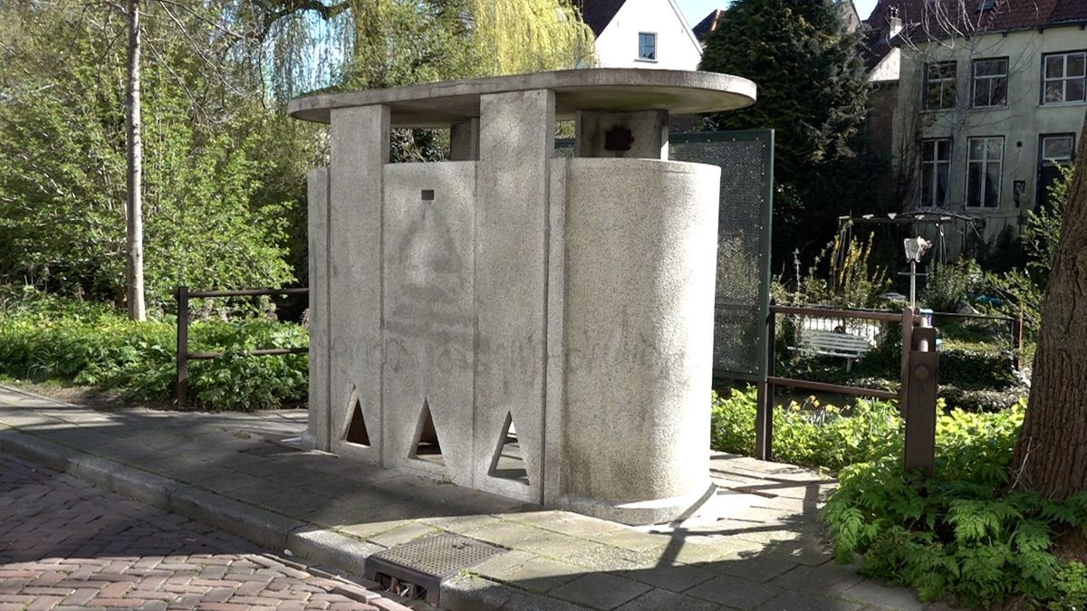 In deze stad staat een monument waar je wél tegenaan mag plassen
