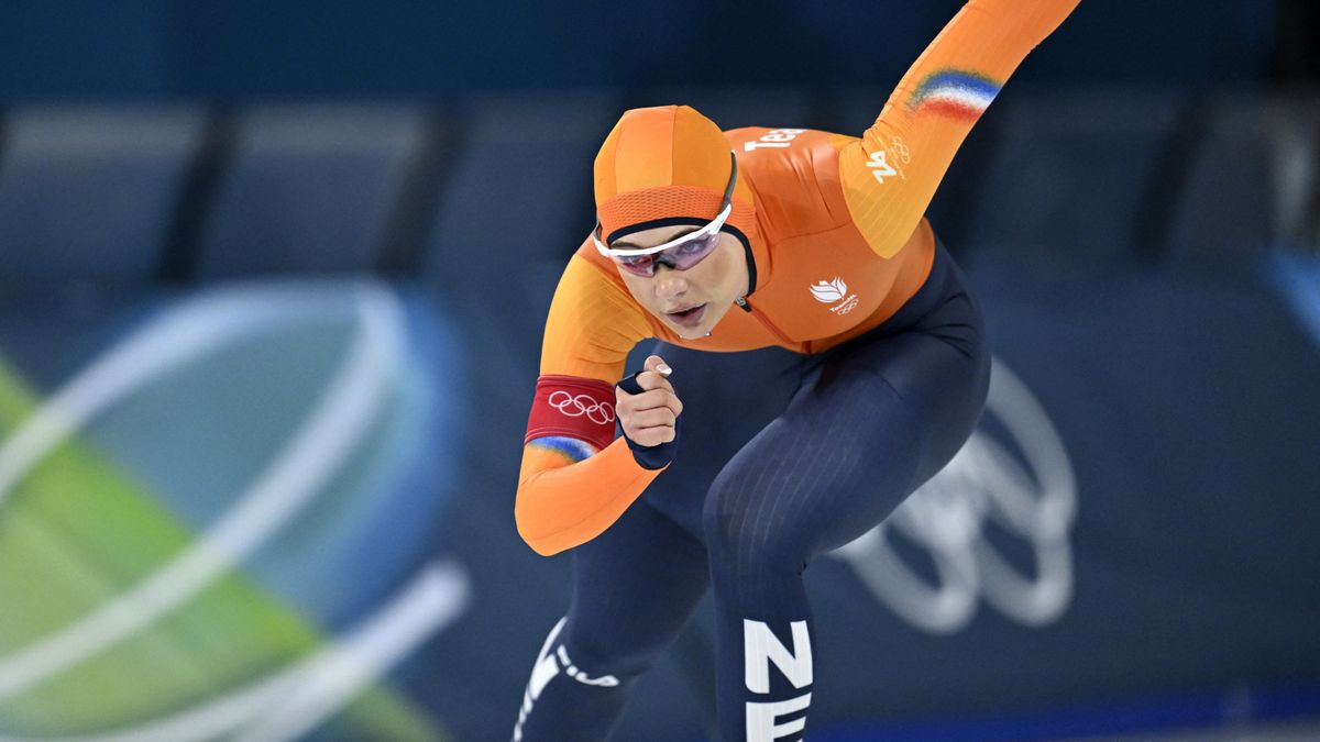 Schaatspak Jutta Leerdam onder de hamer, geld gaat naar haar jeugdclub: 'Voor ons heel veel geld'