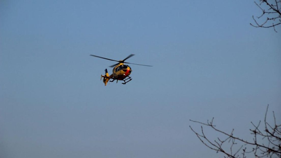 Traumahelikopter ter plaatse bij ongeluk met bus en auto in Rijssen