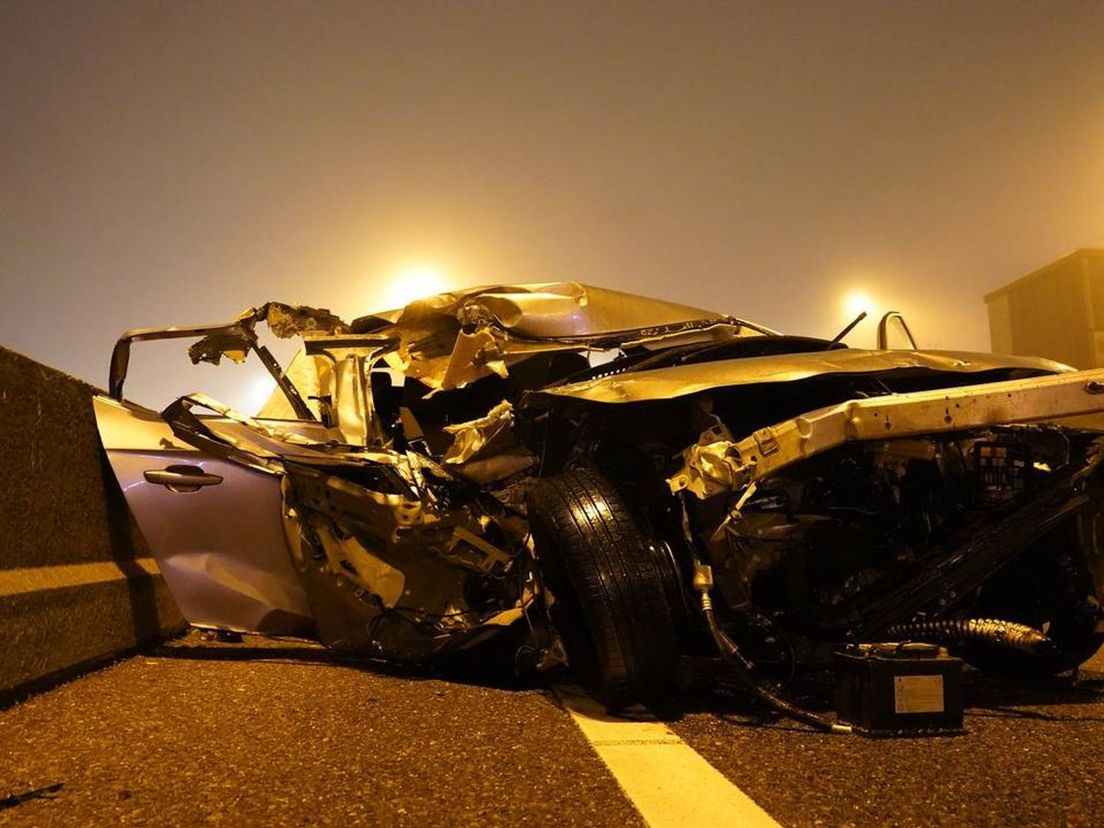 De auto van de verdachte uit Rotterdam na het ongeval
