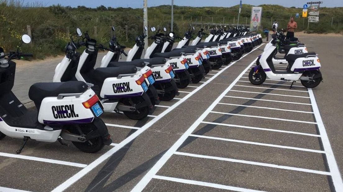 Parkeervakken deelscooters op Zwarte Pad