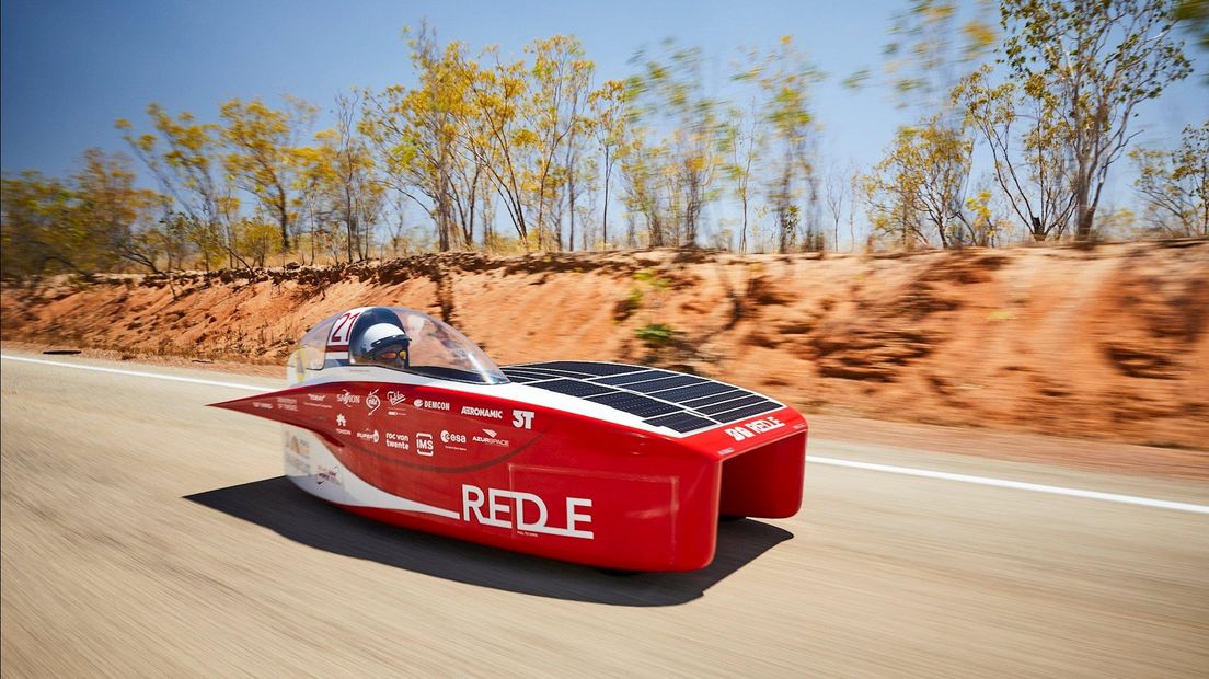 Ook na dag twee gaat Solar Team Twente nog aan kop