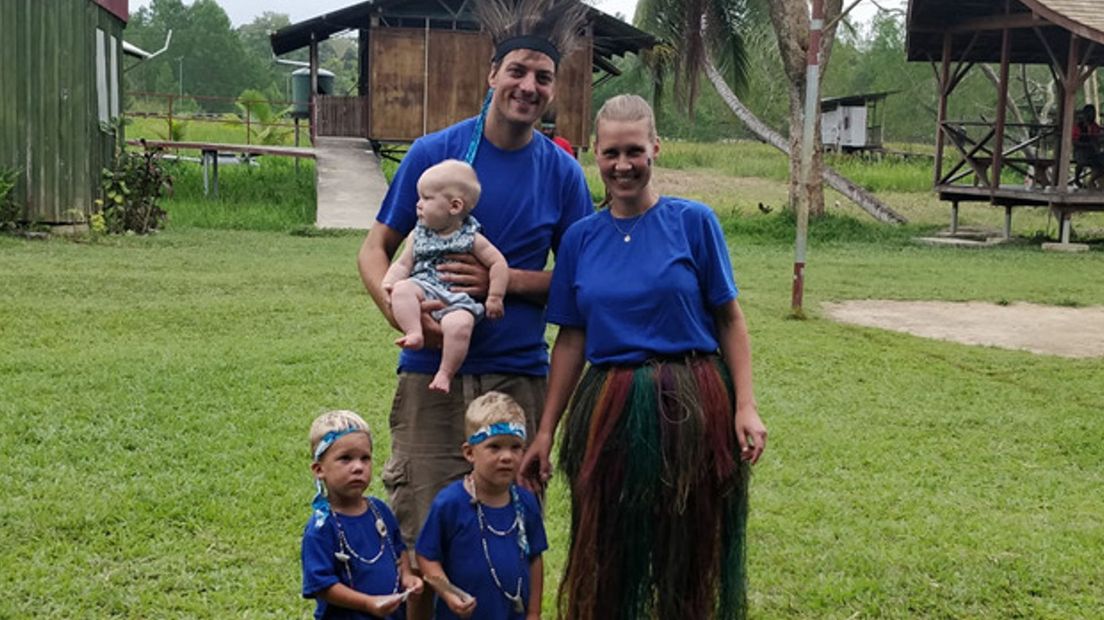 De Staphorster familie in Papoea-Nieuw Guinea