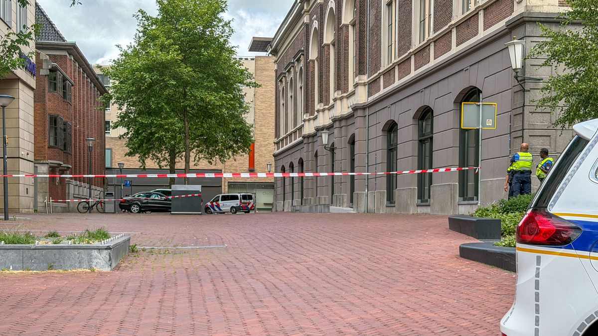 Deel van Leeuwarder centrum afgesloten om 'vallend glas'