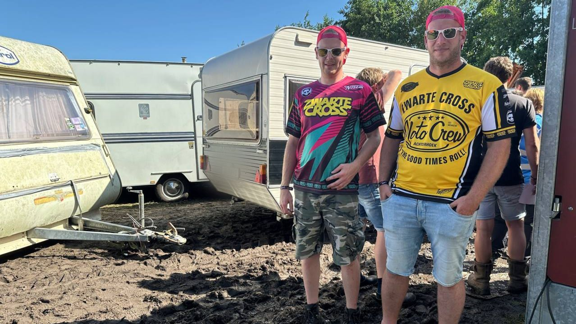 Grote alcohol- en drugscontrole na hardcorefestival in Den Bosch | Foto