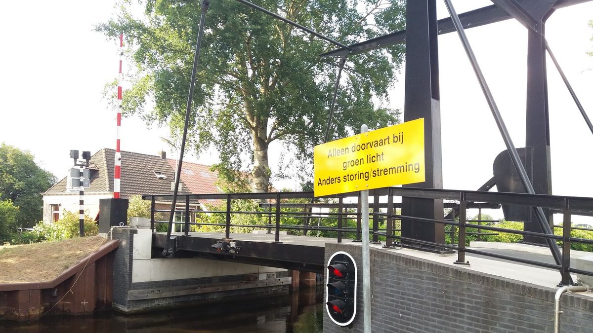 Nij Beets is bezorgd over storingen in brug Polderhoofdkanaal