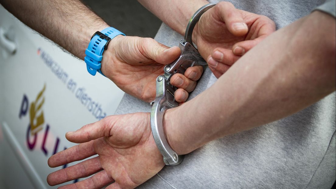 Politie houdt in Zwolle twee personen aan voor handel in harddrugs