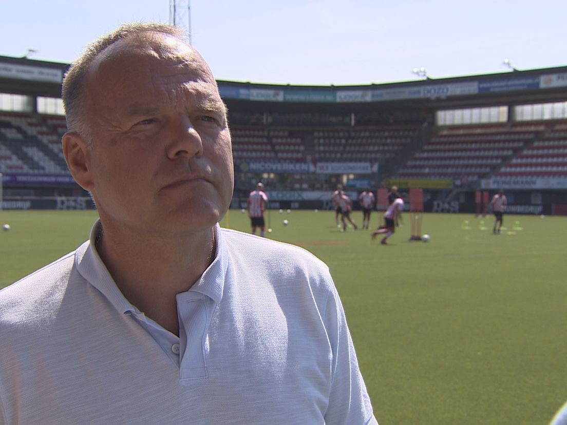 Henk van Stee is druk bezig om de selectie van Sparta gestalte te geven