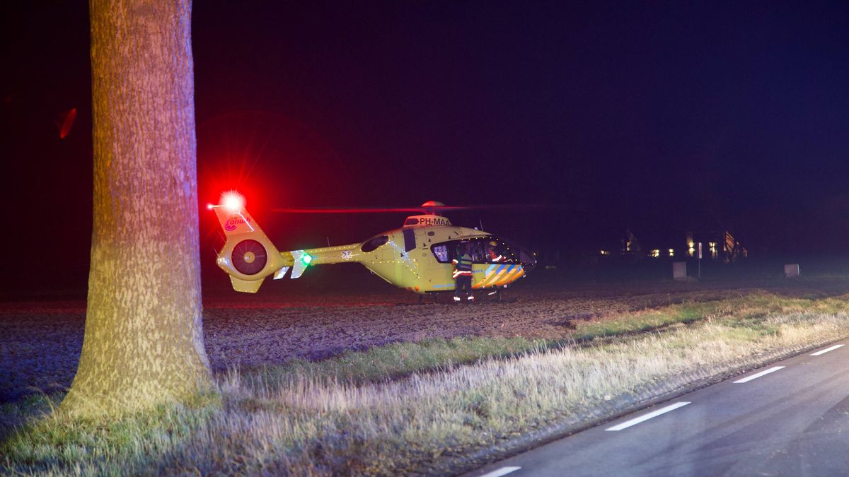 Fietser afgevoerd met traumahelikopter in Wierden