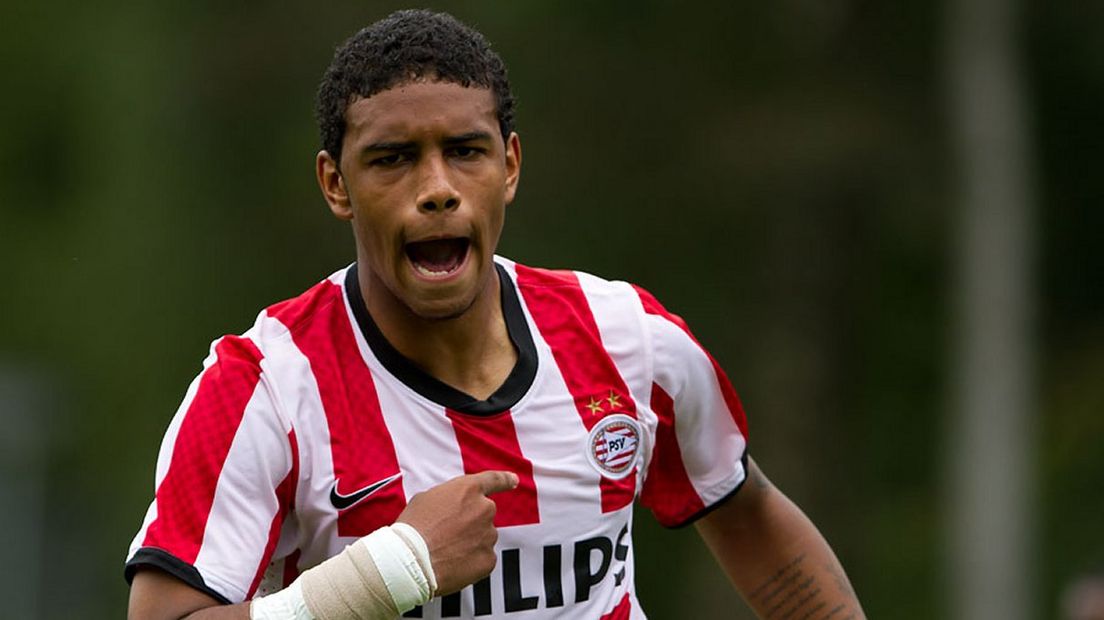 Locadia in het shirt van PSV