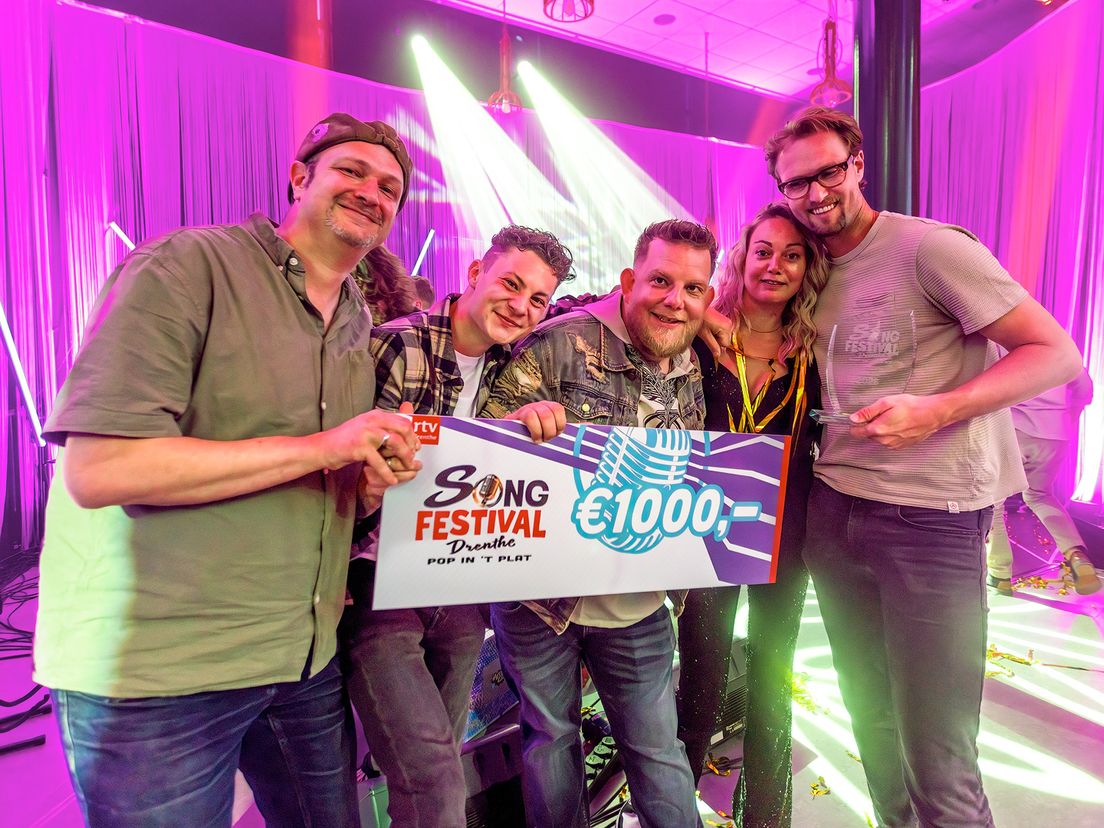 Dennis Hendriks wint tweede editie van Songfestival Drenthe: Pop in 't Plat