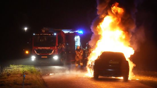 Auto gaat in vlammen op in Barger-Compascuum Nieuws