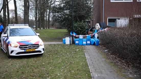 Politie vindt verdachte vaten in Apeldoorn
