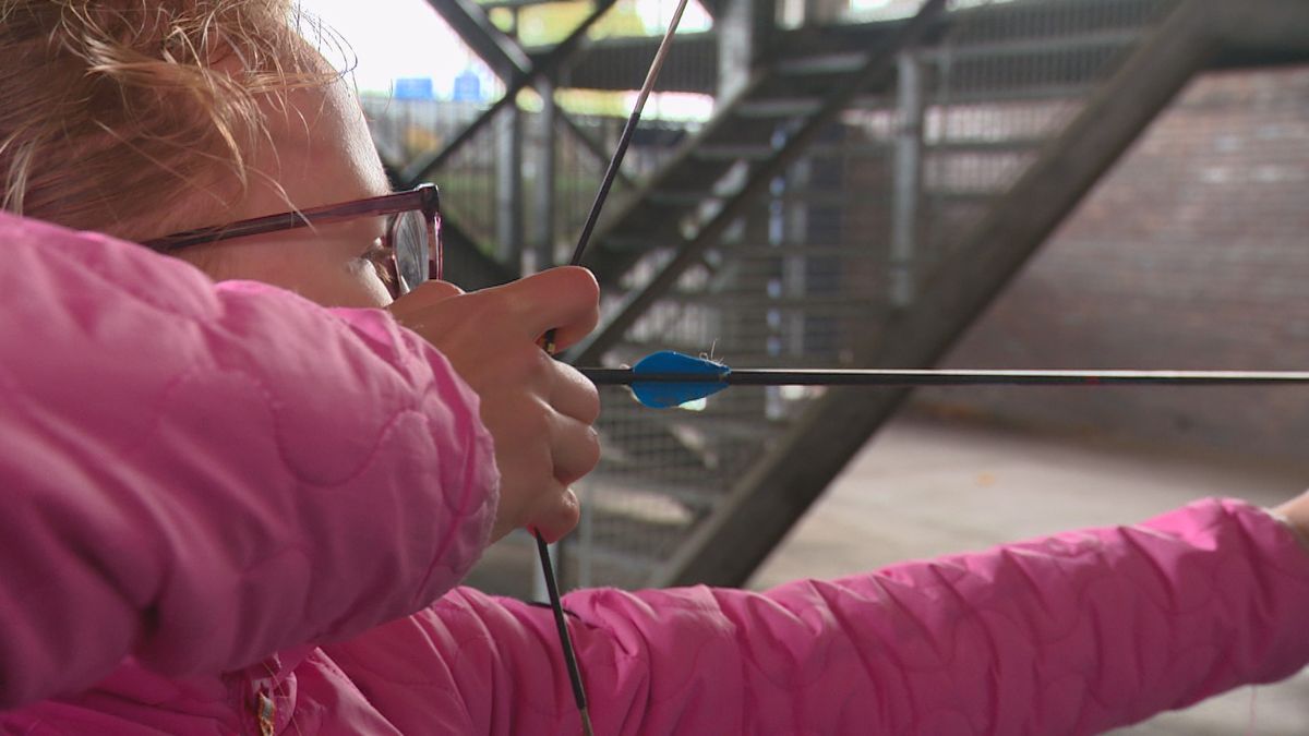 Meer dan duizend kinderen sporten in Heerenveen: "Van de bank, en achter de iPad vandaan"