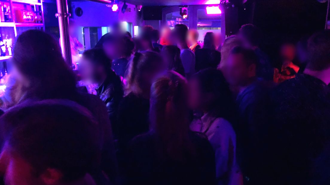 Een volle kroeg in Stad leidt tot ergernis in Stadskanaal